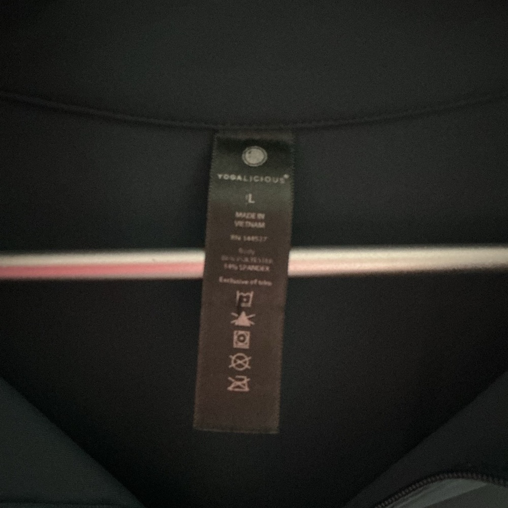 Yogalicious Green Long Sleeve Activewear - Picture 3 of 8